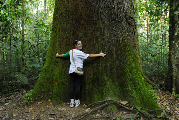 Millena Lopes jacuzando na Floresta Amazônica