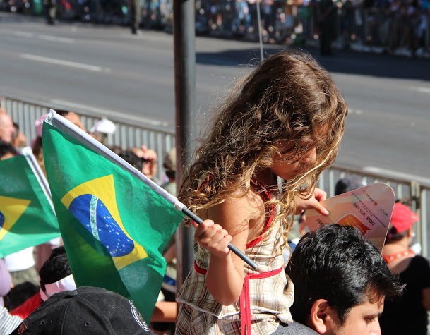 Desfile 7 de Setembro | Brasília | Criança na Arquibancada