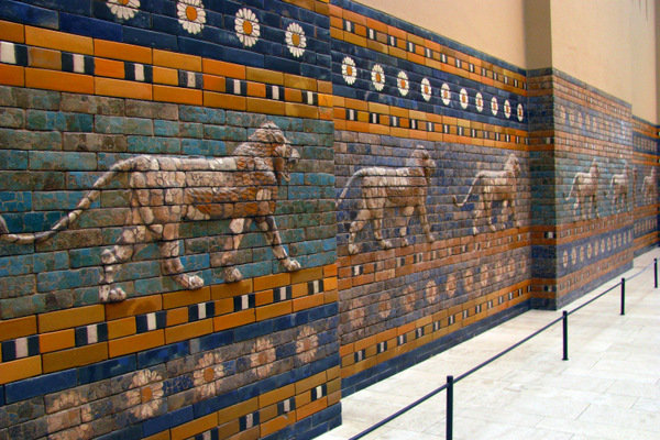 Leão de Ishtar na Porta de Ishtar no Pergamon Museum em Berlim