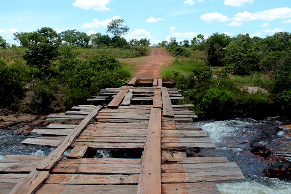 Ponte em péssimas condições sobre o Rio das Balsas - Cachoeira da Fumaça - Jalapão