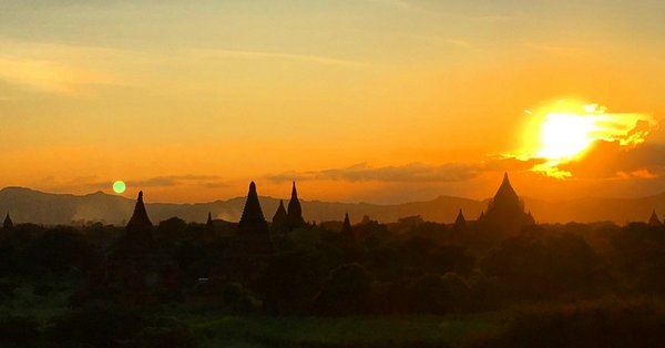Pôr do sol em Bagan, Myanmar