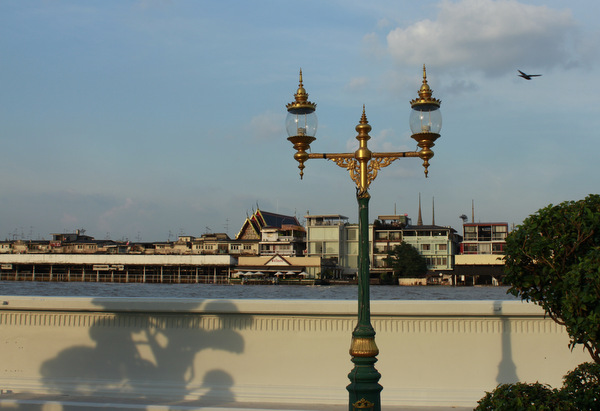 Vista do Rio Chao Phraya a partir do Wat Arun em Bangkok