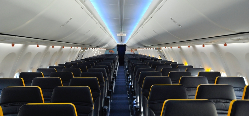 Interior do avião da Ryanair